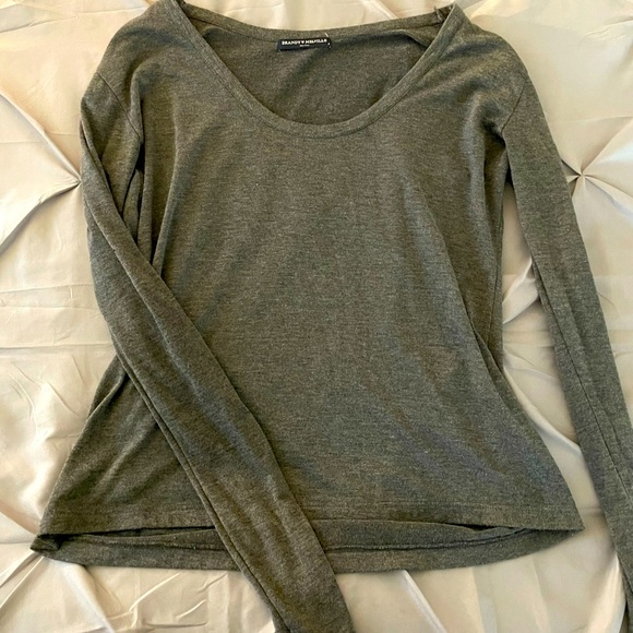 Brandy Melville simple grey long sleeved tee - Picture 1 of 2
